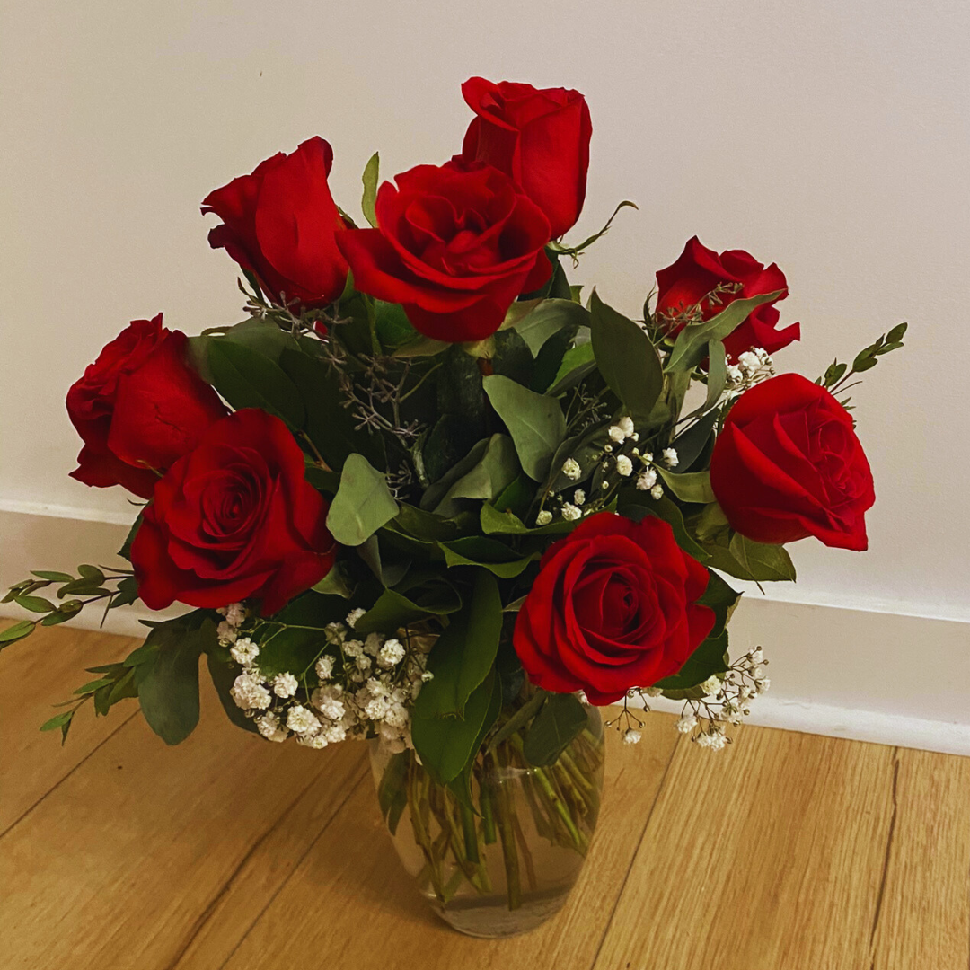 Classic Love - a dozen roses